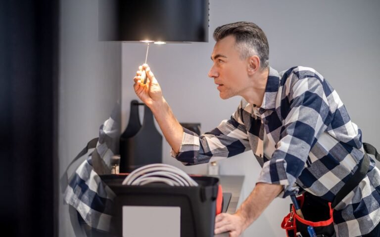 Right Electrician for Home Projects